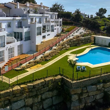 Sun-soaked - Panoramic Sea View, Pool, Parking