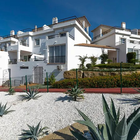 Holiday home Sun-soaked - Panoramic Sea View, Pool, Parking Manilva