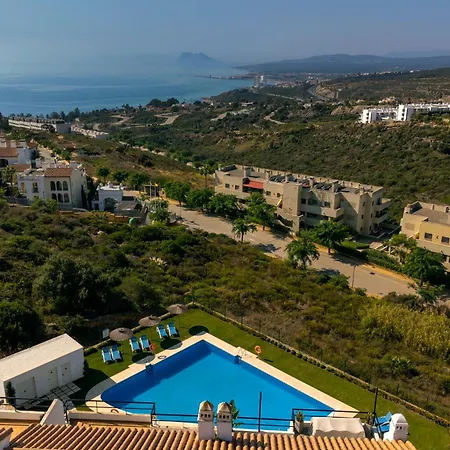 Holiday home Sun-soaked - Panoramic Sea View, Pool, Parking