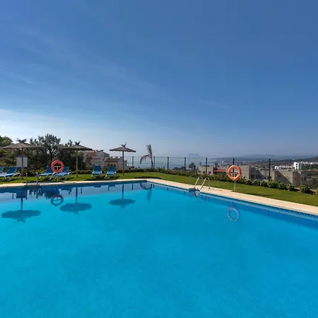 Sun-soaked - Panoramic Sea View, Pool, Parking Manilva
