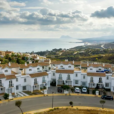 Sun-soaked - Panoramic Sea View, Pool, Parking *