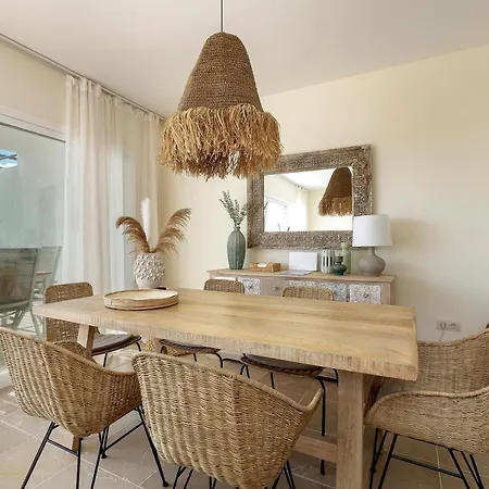 Holiday home Sun-soaked - Panoramic Sea View, Pool, Parking *