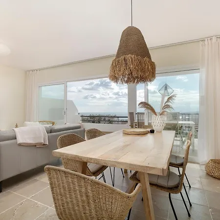 Sun-soaked - Panoramic Sea View, Pool, Parking *