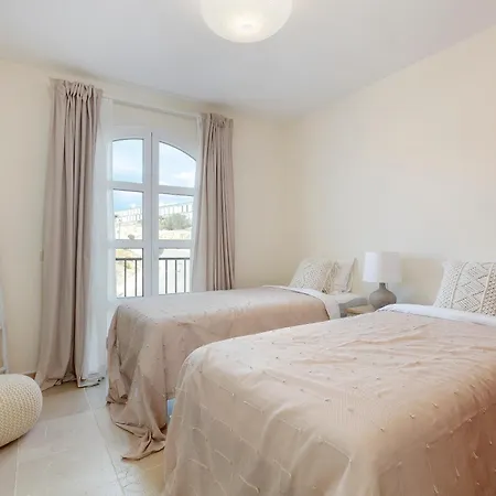 Sun-soaked - Panoramic Sea View, Pool, Parking Holiday home *