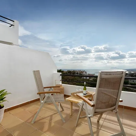 Sun-soaked - Panoramic Sea View, Pool, Parking Holiday home *
