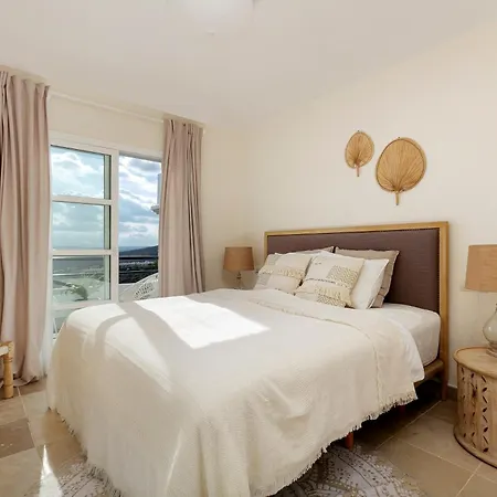 Holiday home Sun-soaked - Panoramic Sea View, Pool, Parking